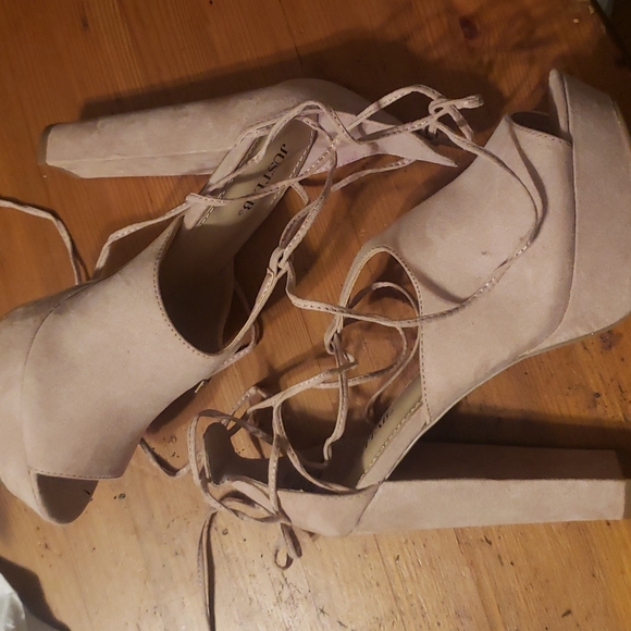 Shoes - Picture 2 of 2